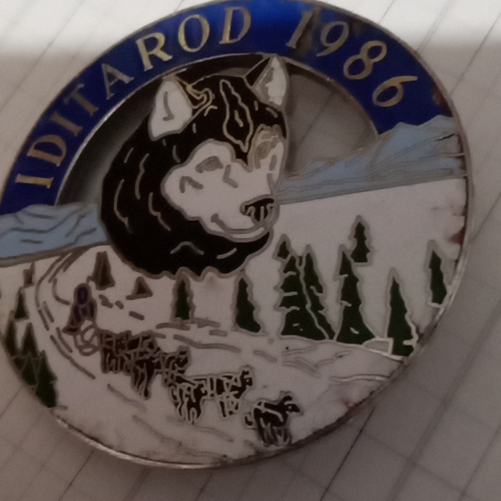 IDITAROD Dog Sled Race From  1986 Pin Brooch.
